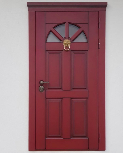 Красная дверь с кнокером Красная дверь с кнокером