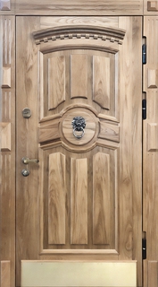 Стальная дверь с терморазрывом, кнокером и отбойником (массив с резьбой)