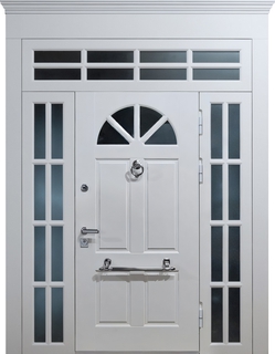 Остекленная парадная термодверь с кнокером и белыми окрашенными плитами МДФ Остекленная парадная термодверь с кнокером и белыми окрашенными плитами МДФ